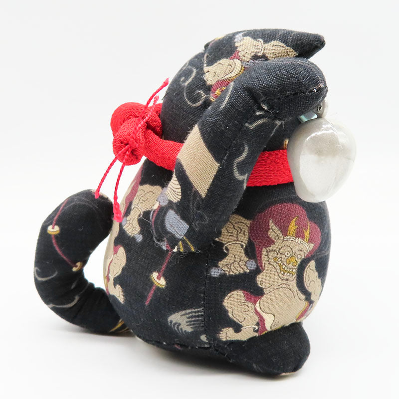 萩工房 わるねこ 勾玉持ち(両手上げ) 風神雷神柄 座布団付き