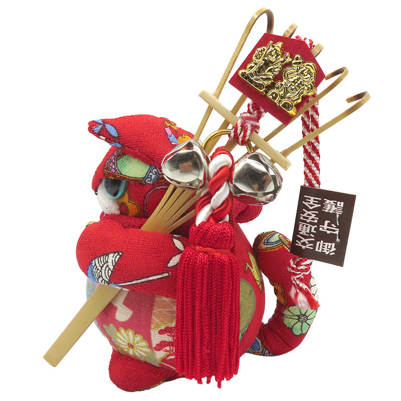 萩工房 わるねこ 熊手・鈴持ち 赤地に花柄 座布団付き