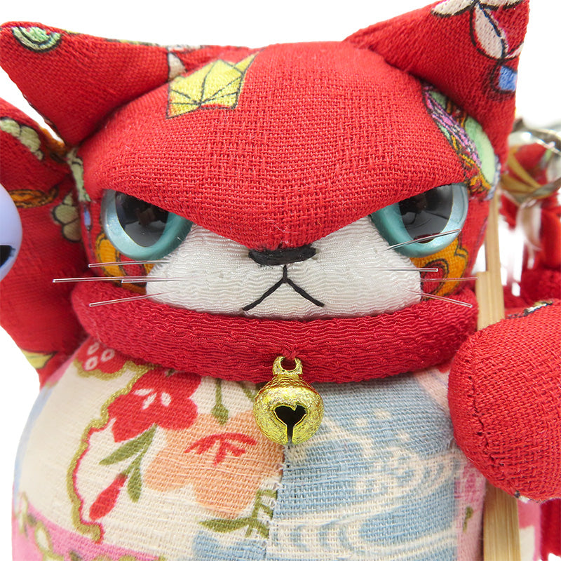 萩工房 わるねこ 熊手・鈴持ち 赤地に花柄 座布団付き