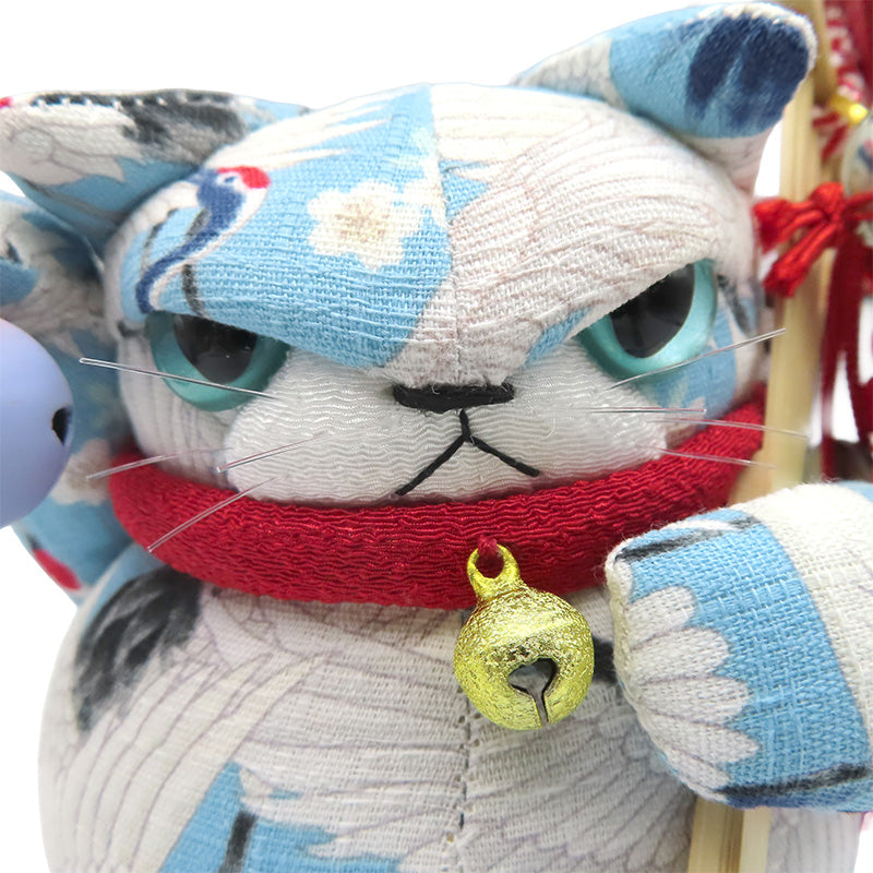 萩工房 わるねこ 熊手・鈴持ち 鶴柄:水色 座布団付き