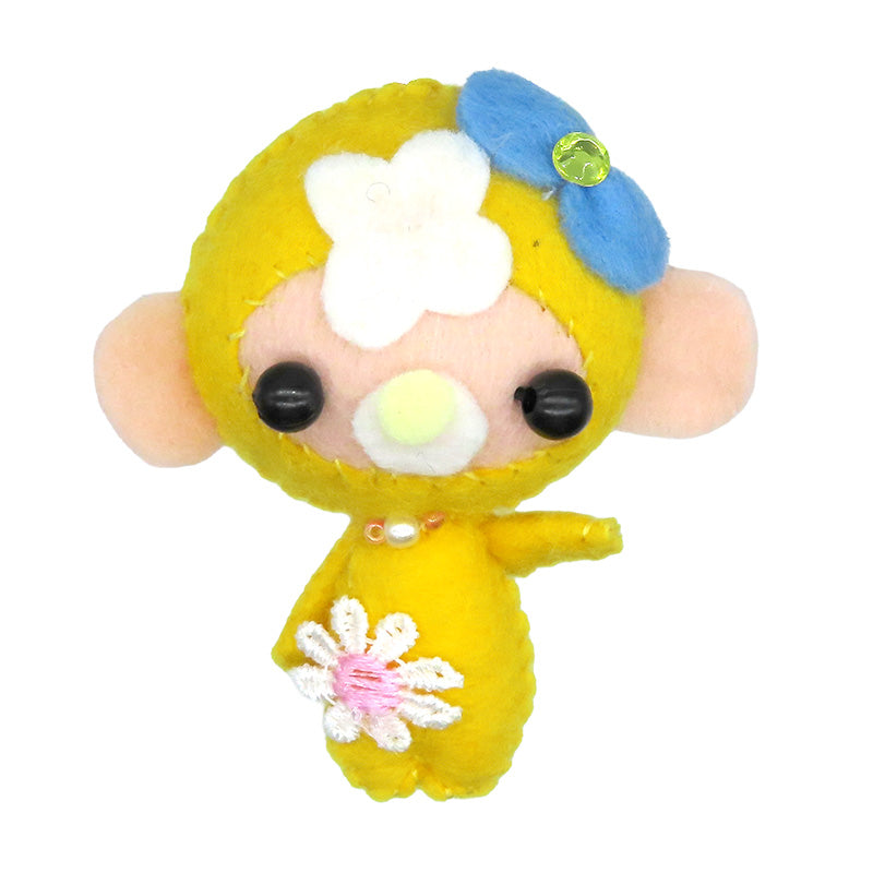 くるみちゃんブローチ :イエロー
