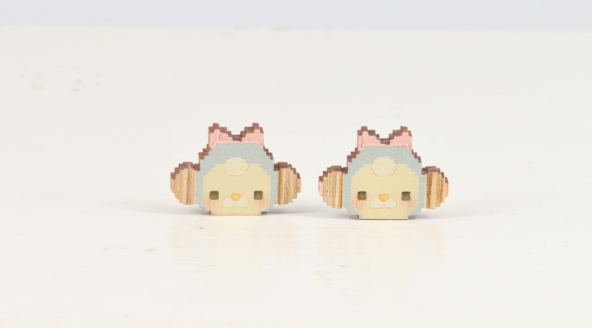 カクカクくるみちゃんピアス 水色