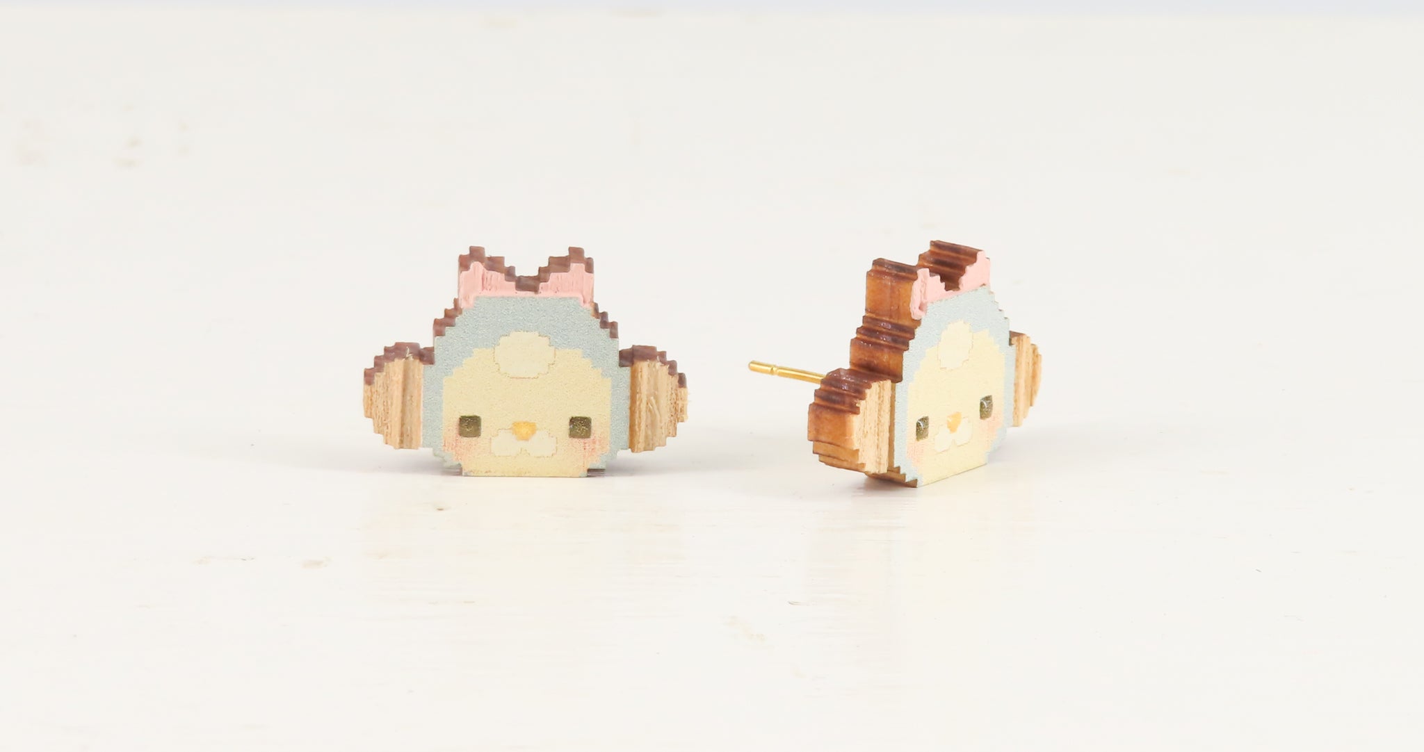 カクカクくるみちゃんピアス 水色