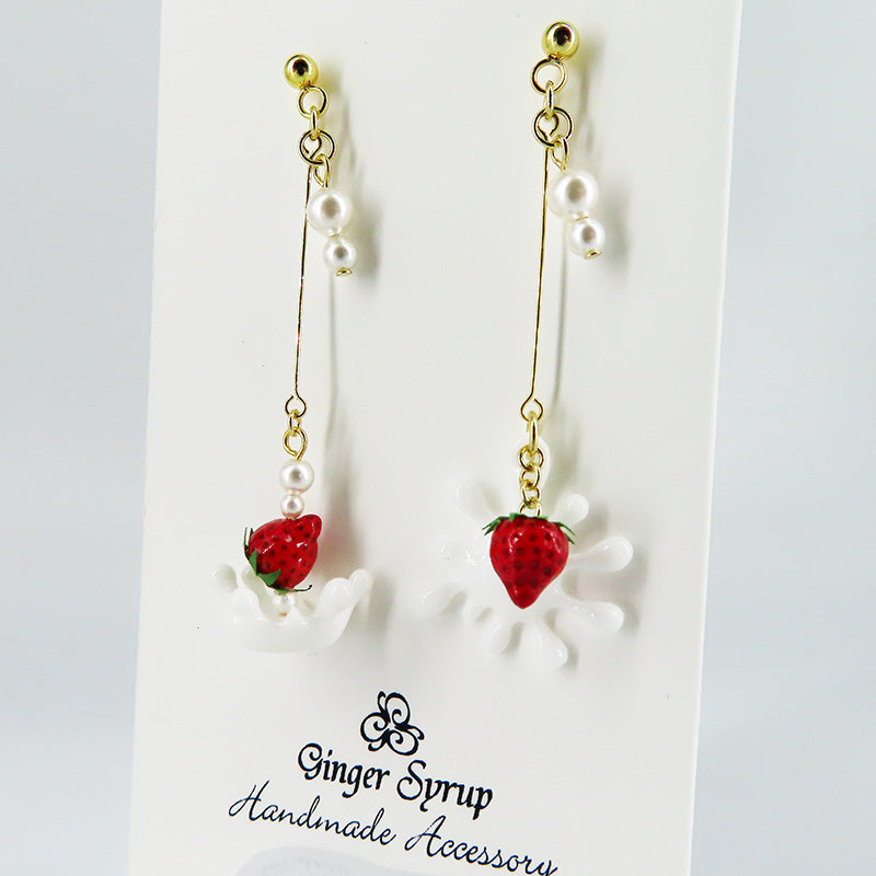 -ゆらゆら苺- milk crown 滴 ピアス