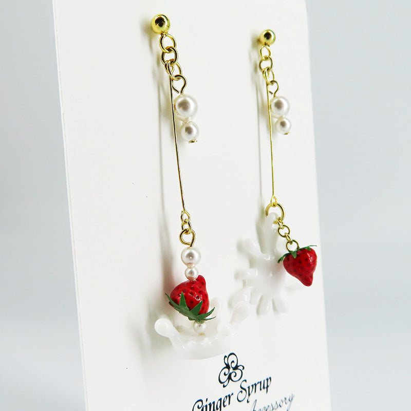 -ゆらゆら苺- milk crown 滴 ピアス