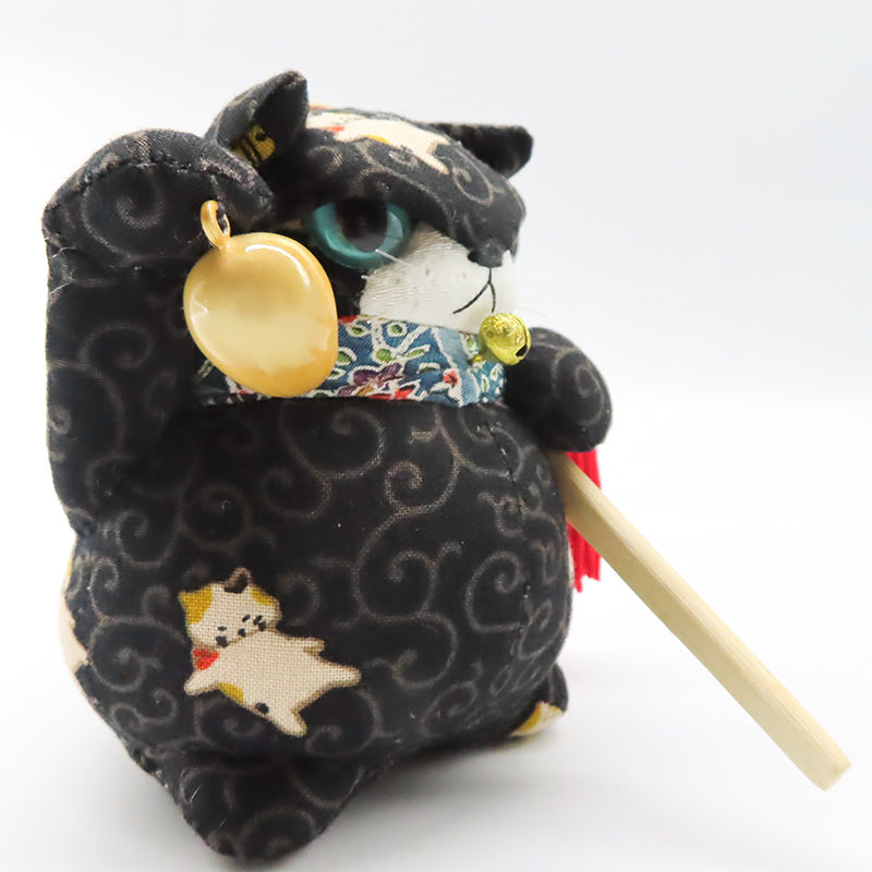 萩工房　わるねこ　熊手・勾玉持ち　ねこ唐草柄　座布団付き