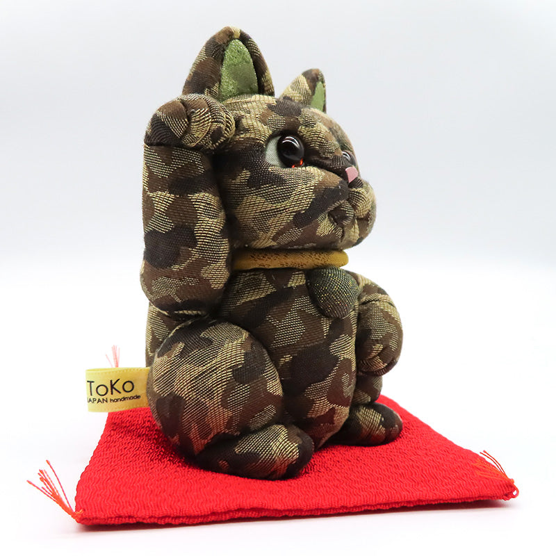 木目込み人形　招き猫　迷彩　緑　中　lucky cat