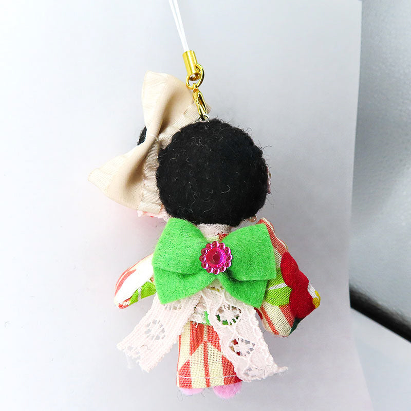 着物ドール ストラップ 小サイズ　黒髪おだんごヘア（クラック水晶付き）