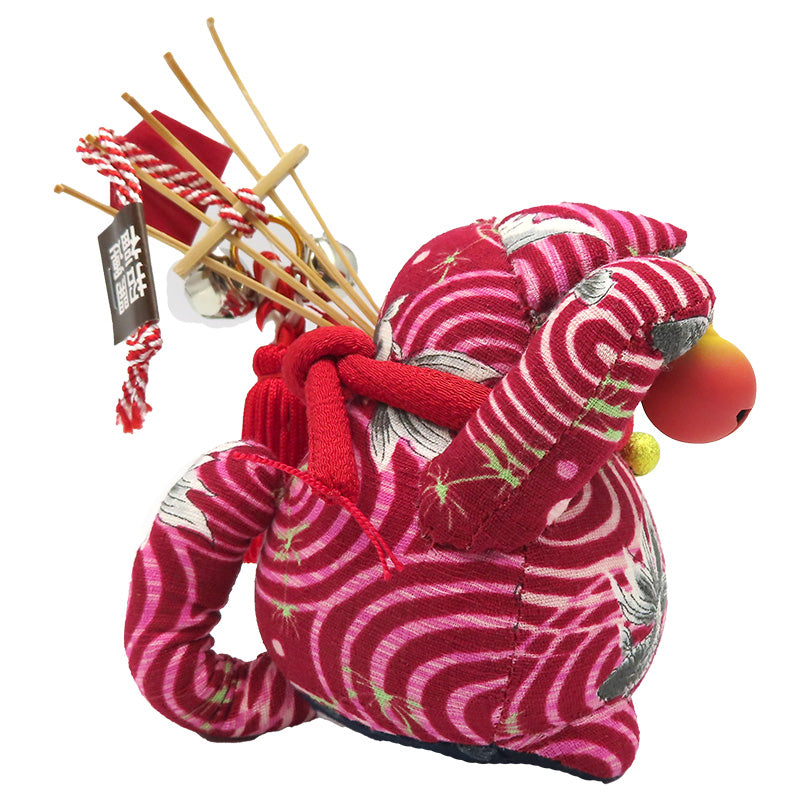 萩工房　わるねこ　熊手・鈴持ち 赤地に黒出目金柄　座布団付き