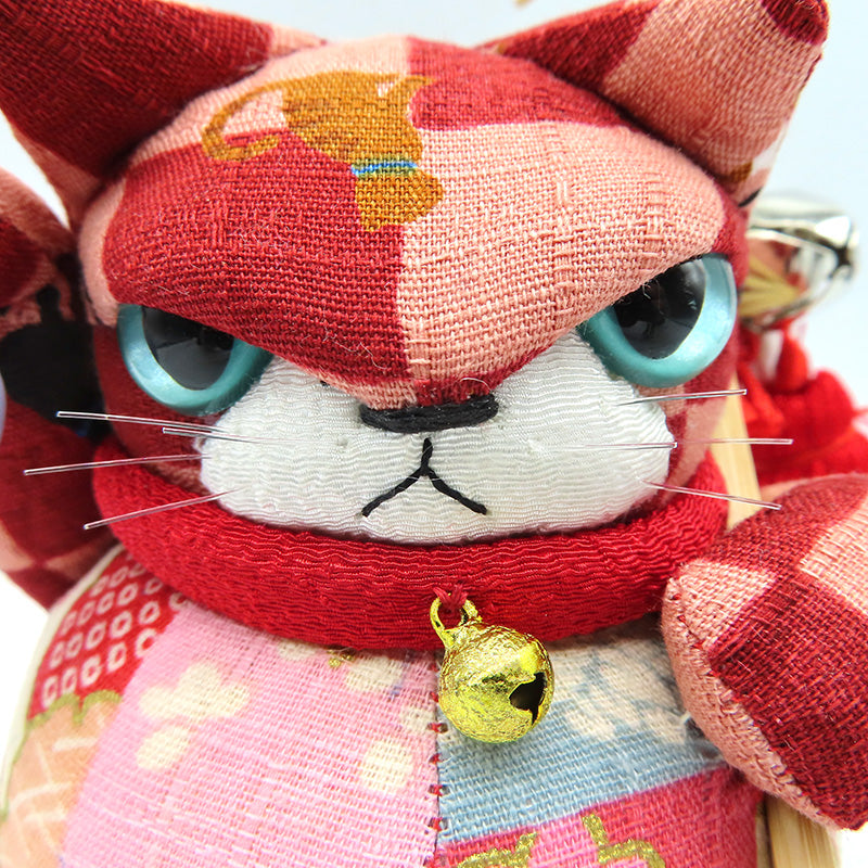 萩工房　わるねこ　熊手・鈴持ち　ネコ＆和花柄　座布団付き