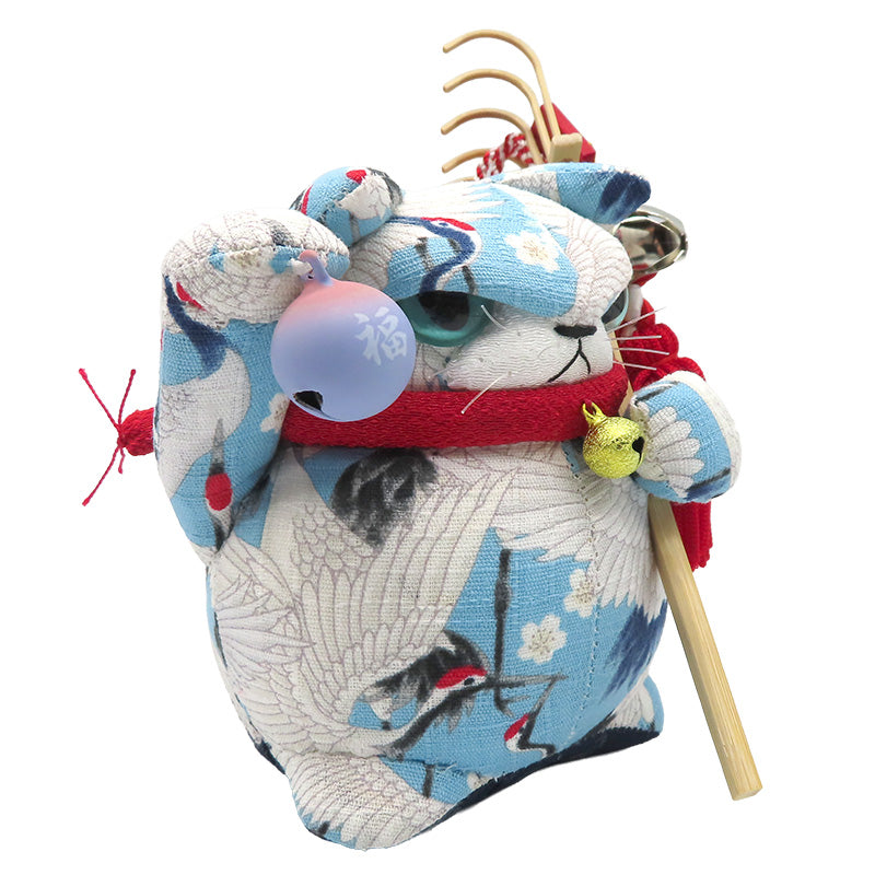萩工房　わるねこ　熊手・鈴持ち　鶴柄：水色　座布団付き