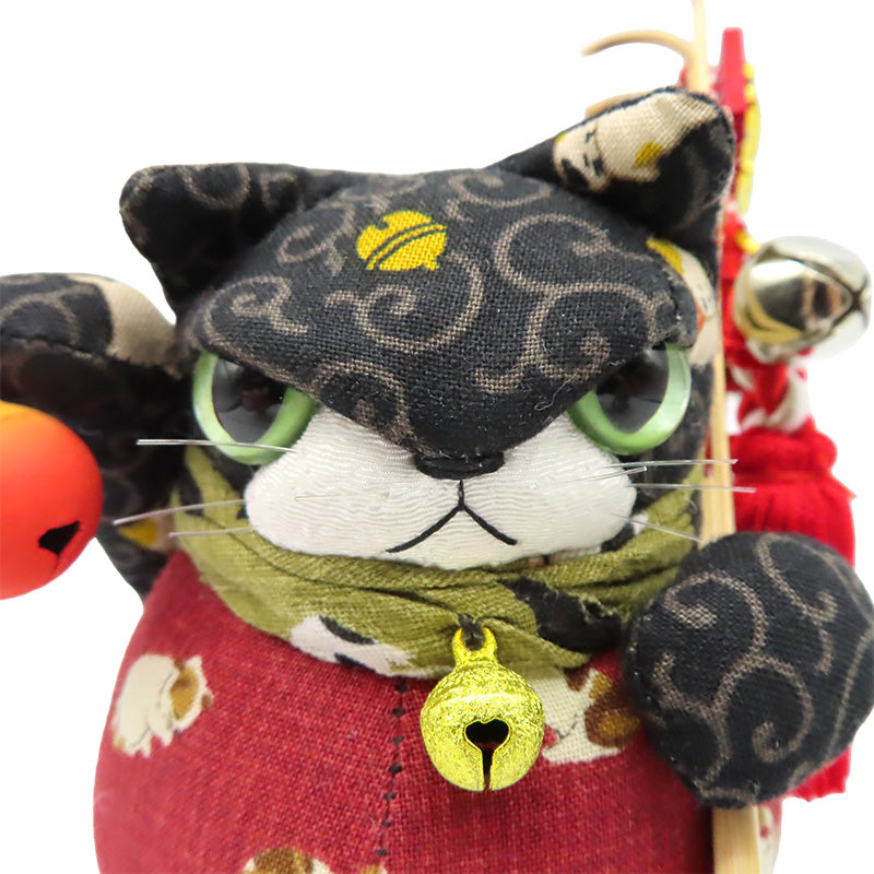 萩工房　わるねこ　熊手・鈴持ち　猫柄 右手上げ　座布団付き